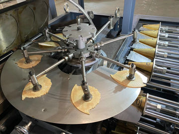 Goede prijs. De Kegelproductielijn van het hoge snelheidsroomijs voor de Fabriek van het Snackvoedsel, Drankfabriek online